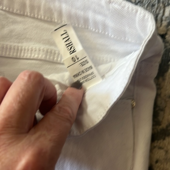 Boys size 10 white jeans with rips in them. - Picture 4 of 6